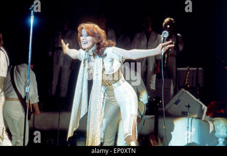 Anni-Frid Lyngstad von der Schwedischen Popgruppe ABBA Beim Konzert in Hamburg bin 10. Februar 1977, 1970er Jahre Deutschland. Ein Stockfoto