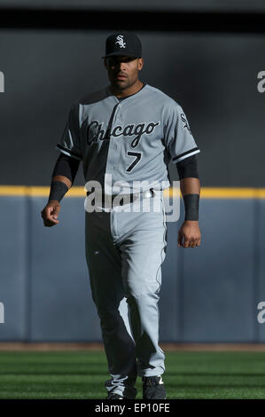 Milwaukee, WI, USA. 11. Mai 2015. Chicago White Sox zweiter Basisspieler Micah Johnson #7 vor dem Start der Major League Baseball Spiel zwischen den Milwaukee Brewers und die Chicago White Sox im Miller Park in Milwaukee, Wisconsin. Brauer besiegte die Sox 10-7. John Fisher/CSM/Alamy Live-Nachrichten Stockfoto