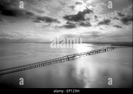 Schwarz / weiß-Luftbild der Chesapeake Bay Bridge, Maryland, USA Stockfoto