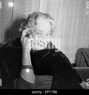 Ältere österreichischen Fictitious character Tilla Durieux, Deutschland 1960er Jahre. Ende der österreichische Schauspielerin Tilla Durieux, Deutschland Stockfoto