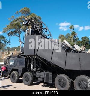 Sydney, Australien. Mai 2015. Mad Max Fury Road von George Miller kam nach Sydney und schloss Teile des Zentrums, um eine Werbeveranstaltung zu filmen und ihre Monster-Fahrzeuge am Circular Quay für eine öffentliche Ausstellung abzulegen. Quelle: martin Beere/Alamy Live News Stockfoto