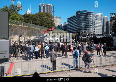 Sydney, Australien. 13. Mai 2015. Mad Max-Fury Road kam nach Sydney für die Filmpremiere und setzen auf eine Promo am circular quay Stockfoto