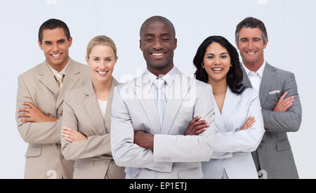 Lächelnde afrikanische Unternehmer führt sein team Stockfoto