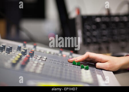 Einstellen des Tons Hand Stockfoto