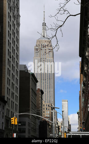 USA. New York City. Lower Manhattan. 5th Avenue. Empire State Building.