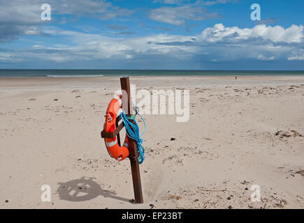 Rettungsschwimmer Ring an Sandstraenden im East Beach Sands Lossiemouth, Morayshire, Schottland.  SCO 9783. Stockfoto