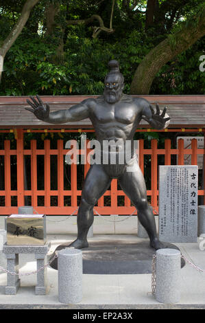 Statue des alten Sumo-Ringer, Sumiyoshi-Schrein (Shinto) Fukuoka, Kyushu, Japan Stockfoto