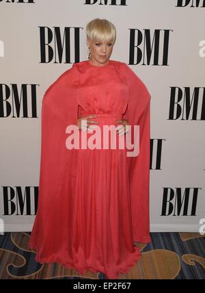 Beverly Hills, Kalifornien, USA. 12. Mai 2015. Rosa im Ankunftsbereich für 63. jährlichen BMI Pop Awards, The Beverly Wilshire Hotel, Beverly Hills, CA 12. Mai 2015. Bildnachweis: Everett Collection Inc/Alamy Live-Nachrichten Stockfoto