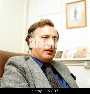 Paul Eddington, Star der BBC TV-Serie "The Good Life", wie Jeremy Leadbetter Charakter im Februar 1979 Bild. Stockfoto