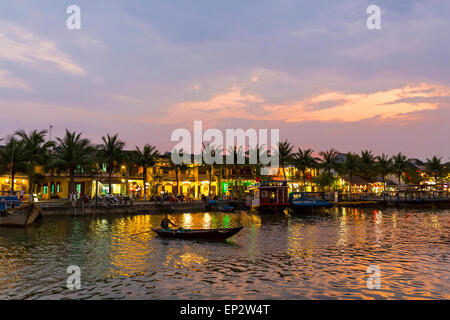 Vietnam, Hoi An, Sonnenuntergang an der Waterfront Stockfoto