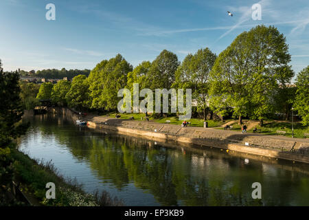 Parade Gardens Park in Bath, Somerset, Großbritannien, Großbritannien gepflegten weirside Gärten im Herzen von Bad. Stockfoto