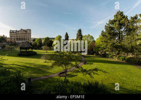 Parade Gardens Park in Bath, Somerset, Großbritannien, Großbritannien gepflegten weirside Gärten im Herzen von Bad. Stockfoto