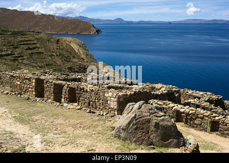 Ruinen von Tiwanaku-Inca Chinkana Herkunft auf Isla del Sol, ein beliebtes Touristenziel im Titicacasee, Bolivien Stockfoto