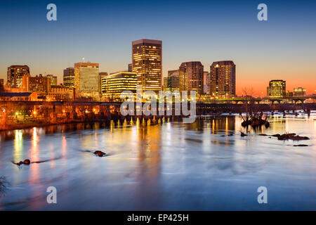 Richmond, Virginia, USA Skyline am James River. Stockfoto