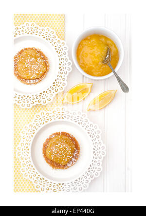 Ingwer-Kekse mit Lemon Curd Stockfoto