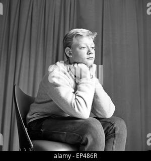 Der Sohn von Kabarettist Und Schauspieler Kurt Klopsch in Hamburg, Deutschland, 1950er Jahre. Sohn von Kabarettist und Schauspieler Kur Stockfoto