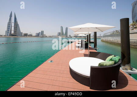 Blick auf Skyline von Bahrain und Bahrain Bay aus neuen Luxus in vier Jahreszeiten Bahrain Bay Hotel in Bahrain Stockfoto