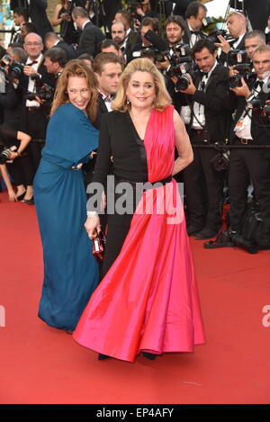 Catherine Denuve, Emmanuelle Bercot, Rod Paradot, Teilnahme an der Red Carpet Premiere La Tete Haute um das Festival, 68. Cannes Film Festival, Festival de Cannes 2015, 13.05. öffnen.2015 Stockfoto