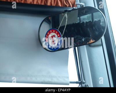 Texas Ranger Abzeichen auf Charter-Bus Stockfoto