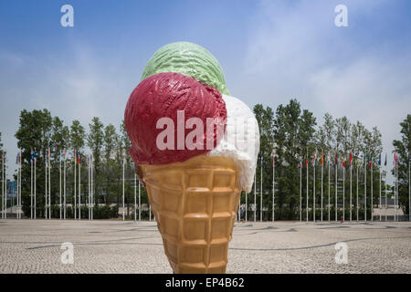 riesige Eis Kegel Anzeige im Parque Das Nacoes Lissabon Portugal Stockfoto