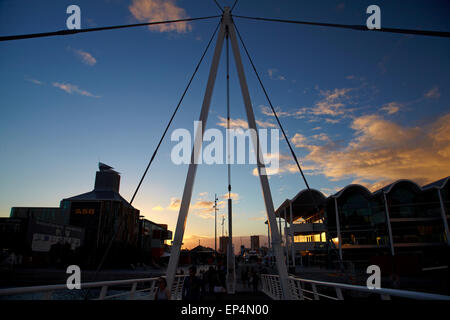 Wynyard Crossing Brücke zwischen Viaduct Harbour und Wynyard Quarter, Waterfront Auckland, Nordinsel, Neuseeland Stockfoto