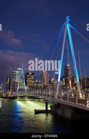 Wynyard Crossing Brücke zwischen Viaduct Harbour und Wynyard Quarter, Waterfront Auckland, Nordinsel, Neuseeland Stockfoto