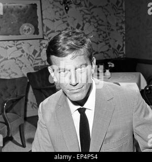 Deutscher Wis und Hörspielsprecher Hellmut Lange in Hamburg, Deutschland 1960er Jahre. Deutsche Schauspieler und Hörspiel Stockfoto