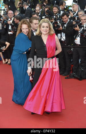 Cannes, Frankreich. 13. Mai 2015. Catherine Denuve, Emmanuelle Bercot, Rod Paradot, Teilnahme an der Red Carpet Premiere La Tete Haute um das Festival, 68. Cannes Film Festival, Festival de Cannes 2015, 13.05. öffnen.2015 Credit: Dpa picture-Alliance/Alamy Live News Stockfoto