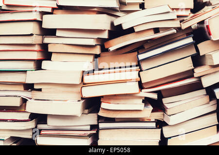 alte Bücher auf dem Flohmarkt Stockfoto