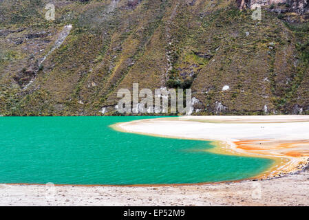 Wunderschönen türkisfarbenen See in den Anden in der Nähe von Huaraz, Peru Stockfoto
