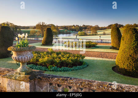 Blick von der Terrasse des Bowood House in Wiltshire. Stockfoto