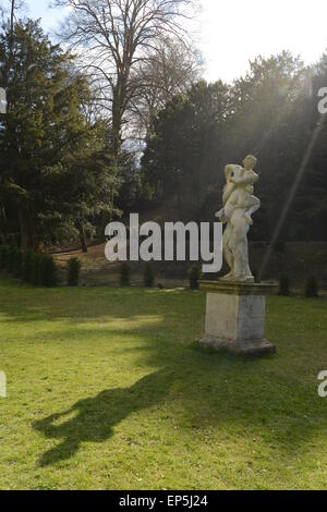 eine Statue in den Besitz des national Trust Studley Royal und Brunnen Abtei Wassergärten Stockfoto
