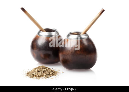 zwei Kalebassen mit Yerba Mate isoliert auf weiss Stockfoto