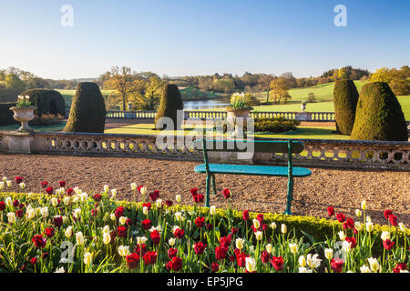 Blick von der Terrasse des Bowood House in Wiltshire. Stockfoto