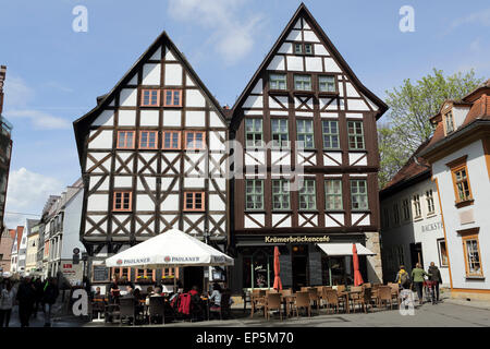 Fachwerkbauten in der Nähe von Kraemerbruecke (Krämerbrücke) in Erfurt, Deutschland. Stockfoto