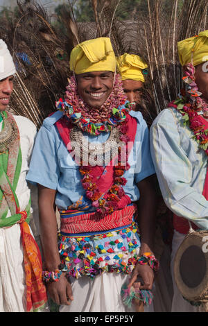 Community-Event; Tanzen Sie, Förderung und Unterstützung der kulturelle Aktivitäten der Menschen, um Bardia Nationalpark, Nepal. Stockfoto