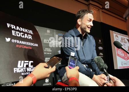 Pasay City, Philippinen. 14. Mai 2015. Frankie Edgar, kämpfen um den Titel im Federgewicht spricht mit den Medien in die Solaire Resorts und Casinos in Pasay City. UFC-Kämpfer sprach mit den Medien zwei Tage vor ihrem geplanten Kampf in der Mall von Asien Arena am 16. Mai. Bildnachweis: Pazifische Presse/Alamy Live-Nachrichten Stockfoto