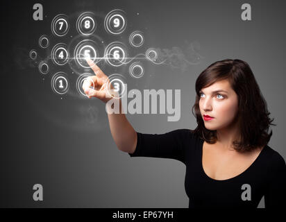 Geschäftsfrau, die High-Tech-Typ des modernen Tasten drücken Stockfoto