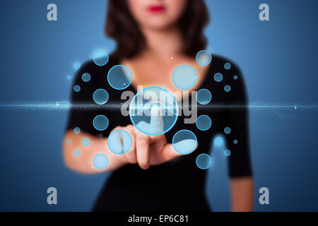 Geschäftsfrau, die High-Tech-Typ des modernen Tasten drücken Stockfoto