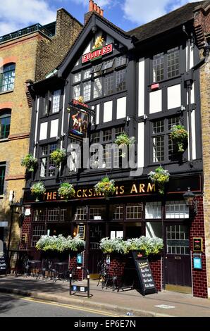 Die Schmiede Arms Pub im Besitz von Fullers Brauerei, SE16 Rotherhithe Street, Rotherhithe, London, England Stockfoto