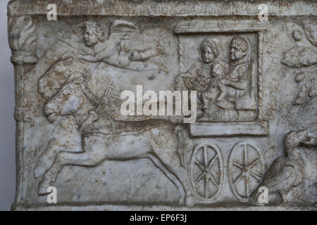 Sarkophag mit Reise des Verstorbenen durch das Jenseits. Marmor. Anfang 2. Jh. n. Chr.. Roman. Römische Nationalmuseum. Stockfoto