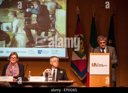 Turin, Italien. 14. Mai 2015. XXVIII internationale Buchmesse. Einweihung - Sergio Chiamparino, der Präsident der Region Piemont Credit: wirklich Easy Star/Alamy Live News Stockfoto