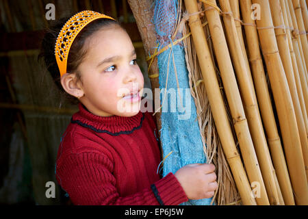 Porträt eines Mädchens Berber im Dorf in der Nähe von Sahara Wüste. Marokko Stockfoto