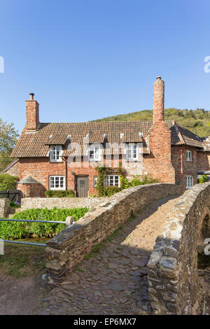 Der Lastesel-Brücke in Allerford in der Nähe von Porlock, Somerset, England, UK Stockfoto