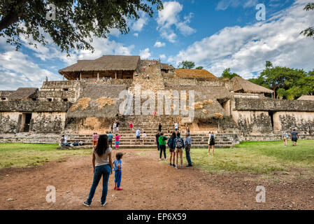 Akropolis, wichtigste Pyramide von Ek Balam archäologischen Zone, Bundesstaates Yucatán, Mexiko Stockfoto