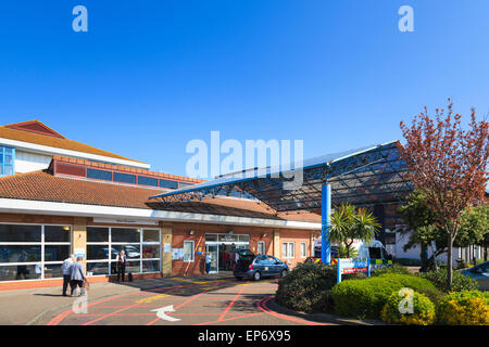 Haupteingang außen nach Worthing Krankenhaus West Sussex Stockfoto