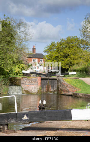 Schleusenwärter Hütte an der Stratford-upon-Avon Canal, Lapworth, Warwickshire, England, UK Stockfoto