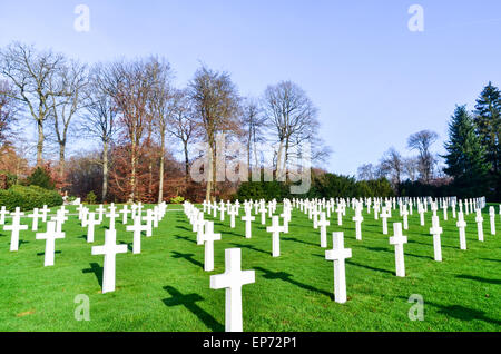 Gräber von mehr als 5000 US-Soldaten an der Luxembourg American Cemetery und Memorial, die während des zweiten Weltkriegs gestorben Stockfoto