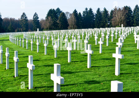 Gräber von mehr als 5000 US-Soldaten an der Luxembourg American Cemetery und Memorial, die während des zweiten Weltkriegs gestorben Stockfoto