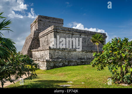 El Castillo (das Schloss), Ruinen in Tulum, Halbinsel Yucatan, Quintana Roo Zustand, Mexiko Maya Stockfoto